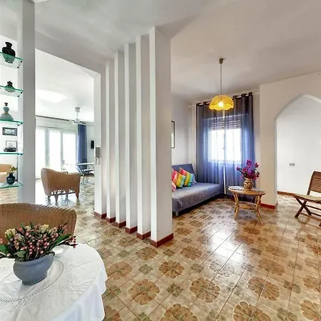 Cala Cuticchi, Sea Front, Wi-fi, Parking Holiday home Donnalucata (Sicily)