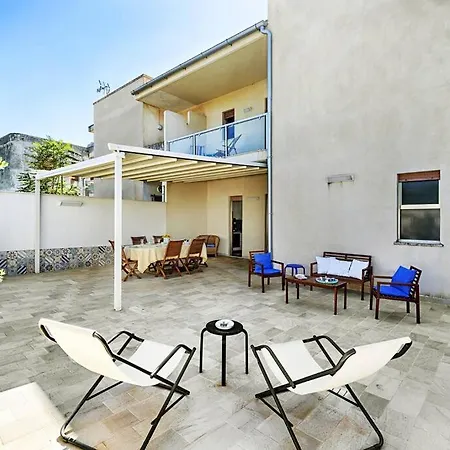 Cala Cuticchi, Sea Front, Wi-fi, Parking Holiday home