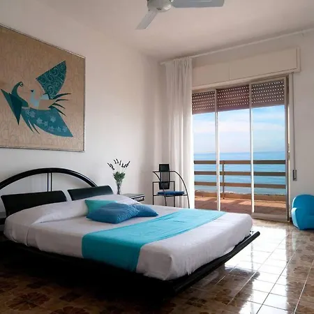 Cala Cuticchi, Sea Front, Wi-fi, Parking Holiday home Donnalucata (Sicily)